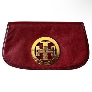TORY BURCH Amanda Logo Leather Clutch Bag Red Gold Logo